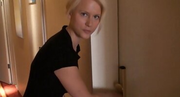 em gái sex Fuck Lola Ta TaLor: phim sec ko che đặt ung thư và fucks từ phía sau.